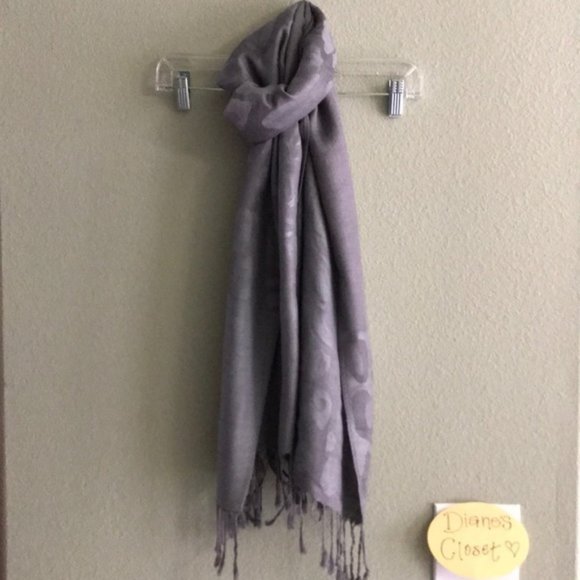 NWOT Women's Silver Silk Floral/Animal Print Scarf/Wrap - Picture 3 of 4